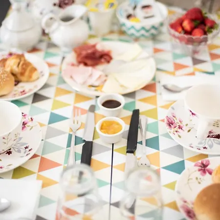Alojamento de Acomodação e Pequeno-almoço Angioy 18